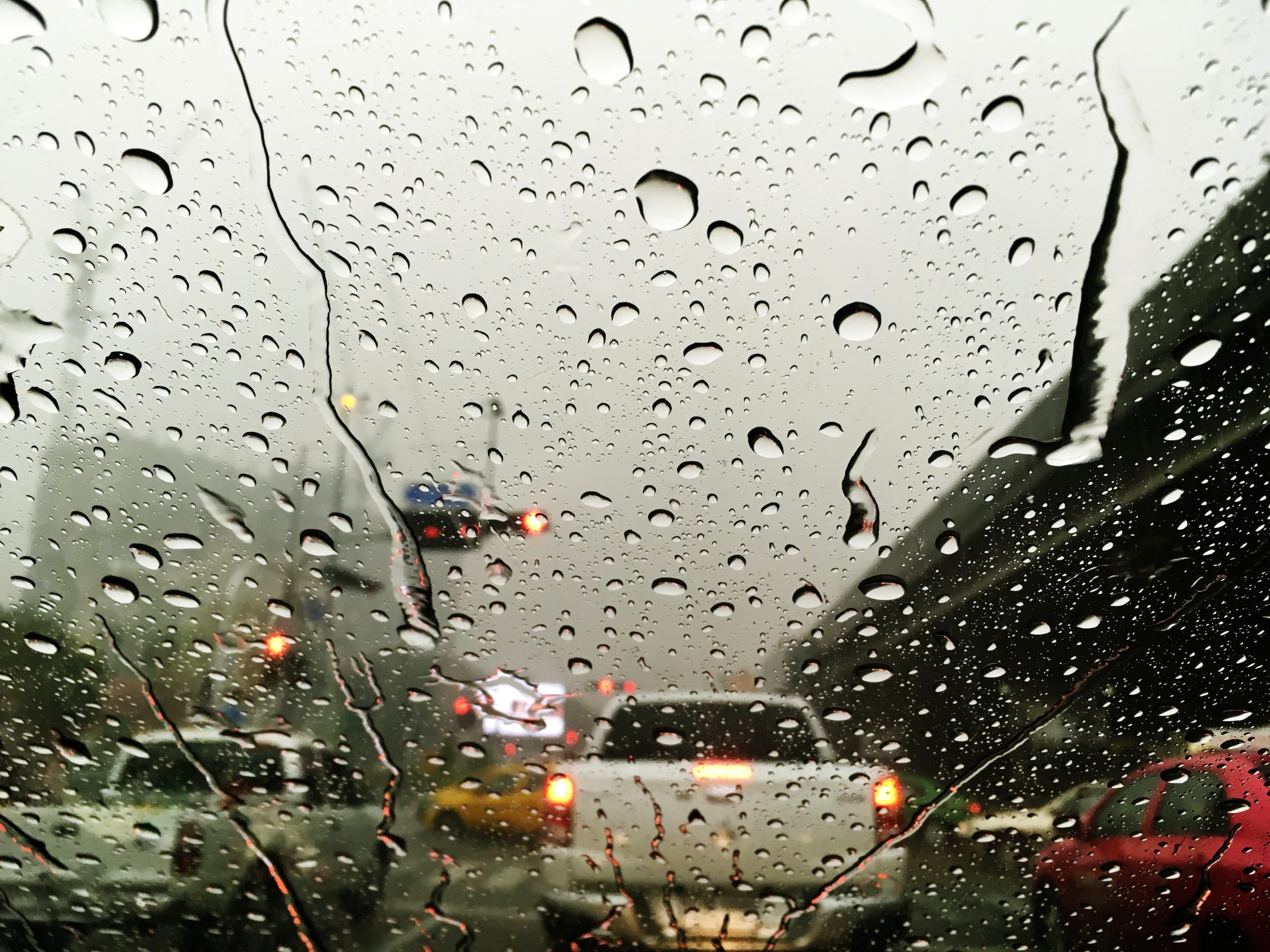 cuidar tu auto en frio y lluvia